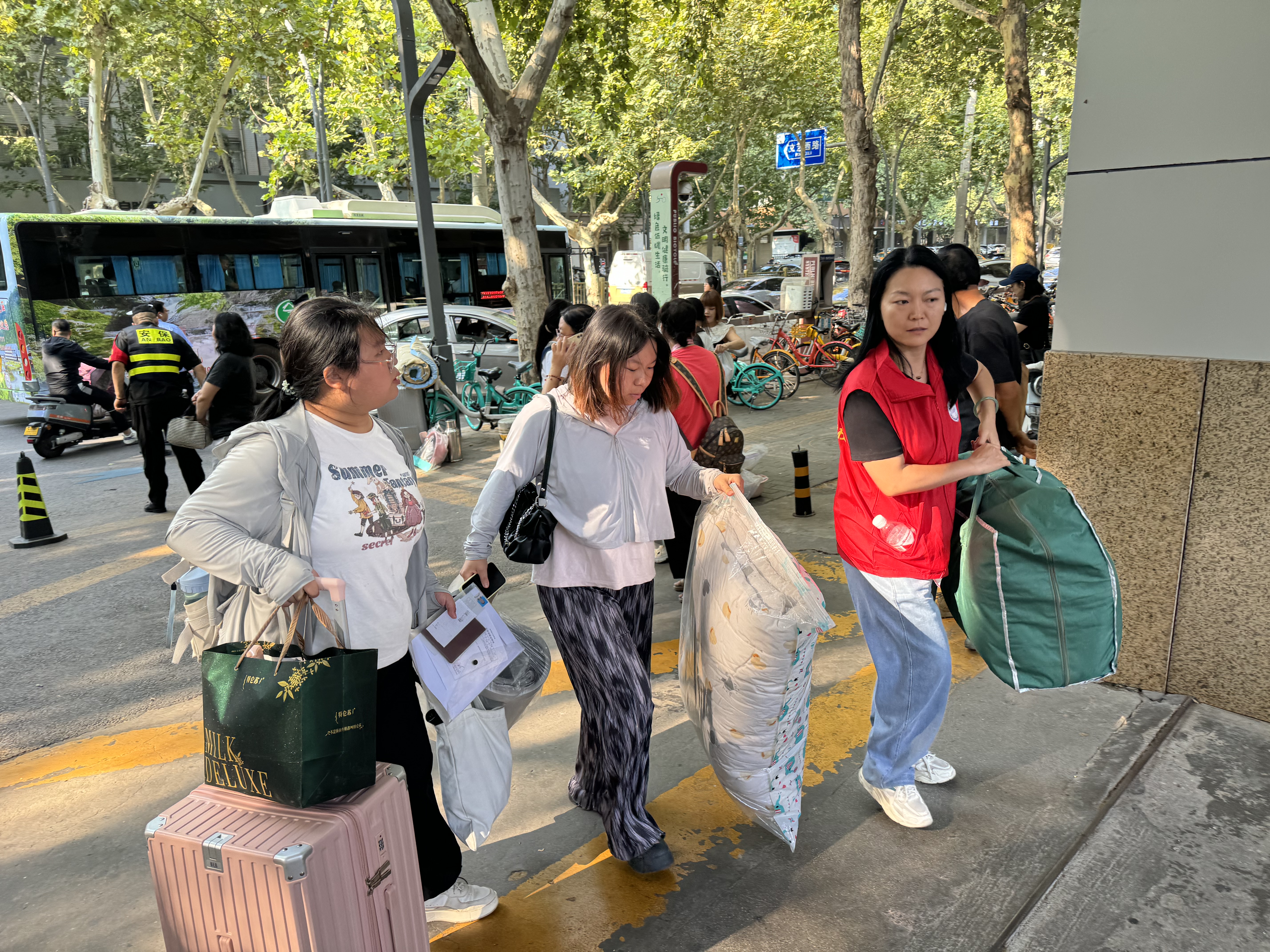 “新”欣向荣    生生不息——市卫校顺利完成秋季学期报到工作(图3)